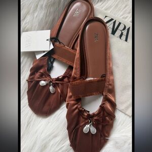 New Zara Women's Brown Ballet Flats / Ballerina style